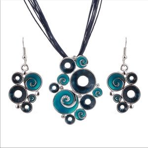 Leather Circles Necklace And Matching Earrings Set